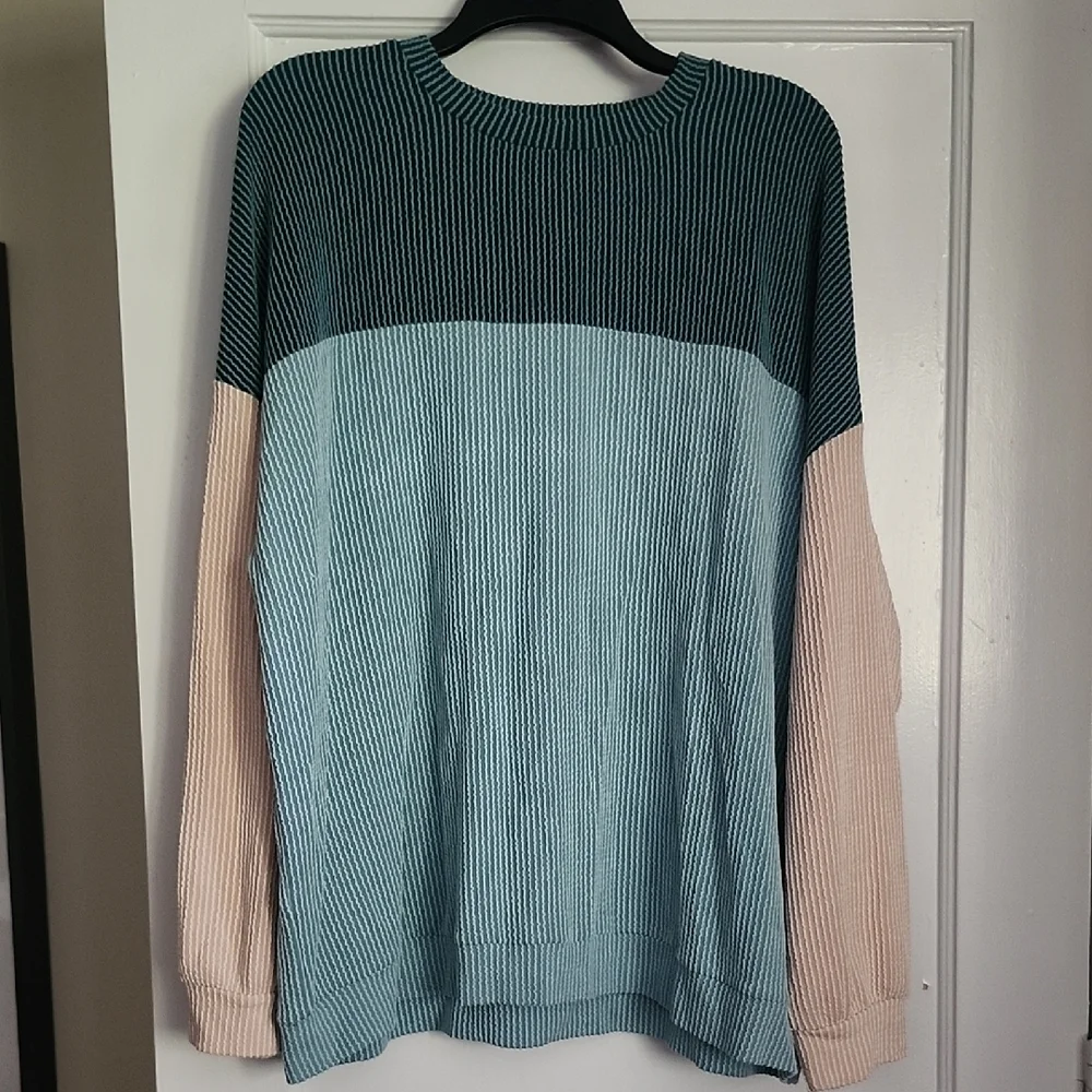 Tri-Colorblock Women's Longsleeve Sweatshirt Style Tops- 2 out of 3 available - Picture 7 of 10